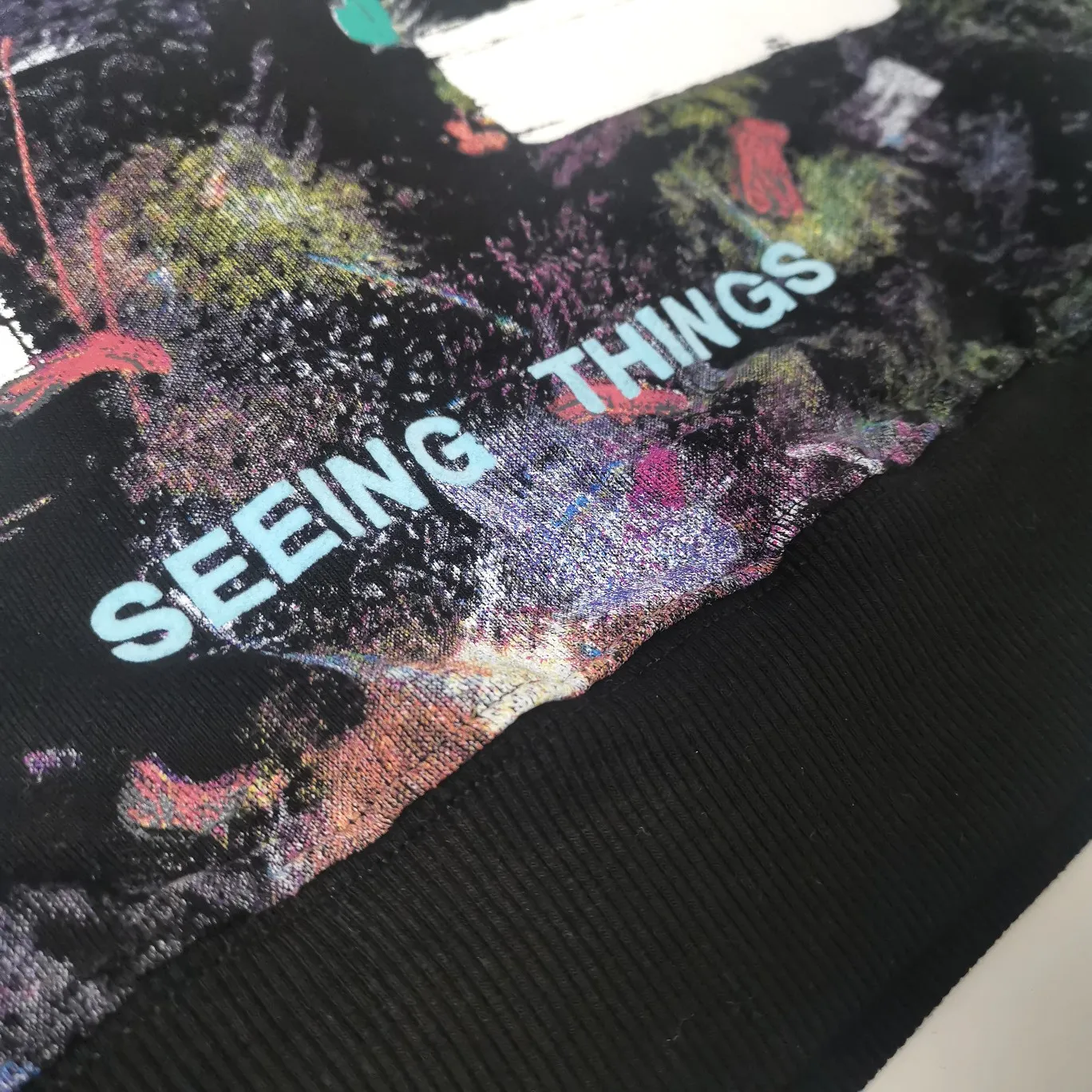 Additional details: Starry Sky Fireworks Round Neck—the top tested version OFFWHITE Starry Sky Fireworks, the strongest fireworks on earth, round neck pullover sweatshirt, 18-layer film heavy industry three-dimensional inkjet printing.  The fireworks color system is obtained through contrasting printing. There are eight panels in the whole body. Seven color sets and eight panels are printed in eight times. The first layer is gray, the second layer is white, the third layer is yellow, the fourth layer is green, the fifth layer is blue, the sixth layer is purple, the seventh layer is orange. The last layer is arrow paint printing. The seven colors are layered on each other, which will also create new colors. The arrows on the back and the front squares are first glued and then hung in four layers. The paint has an obvious concave and convex feeling. Quality speaks for itself in the details. The blue letters are electrostatic three-dimensional flocking. They are made separately and then printed through high-temperature thermal transfer. The difficulty is unprecedentedly high. I have made more than 80,000 pieces of fireworks series in total. More than half of the ones you see on the market are made by me!  Size chart